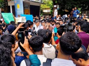 চবিতে শিক্ষার্থী-জোবরার স্থানীয় ফের সংঘর্ষ, রণক্ষেত্র