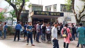 উৎসব মুখর চট্টগ্রাম বিশ্ববিদ্যালয় কেন্দ্রীয় ছাত্র সংসদ-চাকসু নির্বাচন শেষ