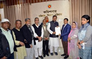 বহু ত্যাগের বিনিময়ে আমরা ভোটাধিকার ফিরে পেয়েছি-আমির খসরু 3 বহু ত্যাগের বিনিময়ে আমরা ভোটাধিকার ফিরে পেয়েছি-আমির খসরু