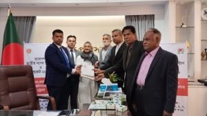 বহু ত্যাগের বিনিময়ে আমরা ভোটাধিকার ফিরে পেয়েছি-আমির খসরু 10 বহু ত্যাগের বিনিময়ে আমরা ভোটাধিকার ফিরে পেয়েছি-আমির খসরু