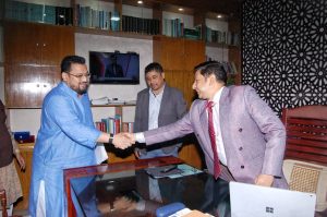 চট্টগ্রাম-৫ (হাটহাজারী-বায়েজিদ) আসনে মনোনয়নপত্র জমা দিলেন মীর হেলাল উদ্দিন 2 চট্টগ্রাম-৫ (হাটহাজারী-বায়েজিদ) আসনে মনোনয়নপত্র জমা দিলেন মীর হেলাল উদ্দিন