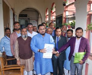 চট্টগ্রাম-৫ (হাটহাজারী-বায়েজিদ) আসনে মনোনয়নপত্র জমা দিলেন মীর হেলাল উদ্দিন 3 চট্টগ্রাম-৫ (হাটহাজারী-বায়েজিদ) আসনে মনোনয়নপত্র জমা দিলেন মীর হেলাল উদ্দিন