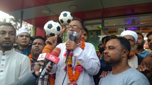 চন্দনাইশে গণসংযোগে জনতার ভালোবাসায় সিক্ত স্বতন্ত্র পদপ্রার্থী এডভোকেট মিজানুল হক চৌধুরী