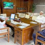 নিজ কার্যালয়ে নিয়ে বিরোধীদলীয় নেতার কথা শুনলেন প্রধানমন্ত্রী 