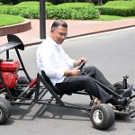 তরুণ উদ্ভাবকের তৈরি রেসিং কার চালিয়ে উৎসাহ দিলেন প্রধানমন্ত্রী