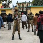 পাকিস্তানে আত্মঘাতী হামলায় ৮ সেনা নিহত
