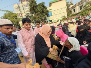 হাটহাজারীতে কুরবানী ও কোরআন শরীফ হাদিয়া বিতরণ করলেন ভূমি প্রতিমন্ত্রী মীর হেলাল