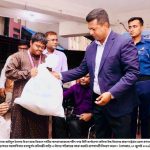 দুর্গত প্রতিবন্ধীদের আবেদনের ২৪ ঘণ্টার মধ্যেই ত্রাণ নিয়ে হাজির চট্টগ্রাম জেলা প্রশাসক