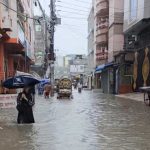 টানা বৃষ্টি ও জোয়ারে পানিতে তলিয়ে গেছে চট্টগ্রাম