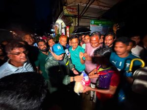 পার্বত্য অঞ্চল চট্টগ্রামে ভারী বর্ষণে ক্ষতিগ্রস্তদের পাশে ভূমি প্রতিমন্ত্রী 3 পার্বত্য অঞ্চল চট্টগ্রামে ভারী বর্ষণে ক্ষতিগ্রস্তদের পাশে ভূমি প্রতিমন্ত্রী
