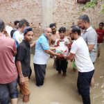 সাতকানিয়ার বন্যার্তদের পাশে যুবদল নেতা মাহফুজ ও আনোয়ার