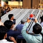 এরা আন্দোলন করতে এসেছে না কি লুটপাট করতে ?