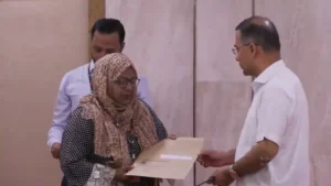 গুম-খুন ও শহীদ পরিবারের হাতে চাকরির নিয়োগপত্র তুলে দিলেন প্রধানমন্ত্রী