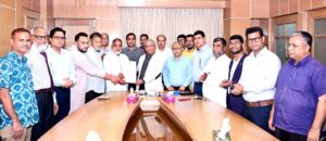 ১০টি নতুন বাস চট্টগ্রাম বিশ্ববিদ্যালয়-কে উপহার দিচ্ছে জসিম উদ্দিন ফাউন্ডেশন ১০টি নতুন বাস চট্টগ্রাম বিশ্ববিদ্যালয়-কে উপহার দিচ্ছে জসিম উদ্দিন ফাউন্ডেশন