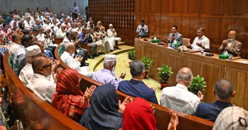 সরকারদলীয় এমপিদের সঙ্গে প্রধানমন্ত্রীর বৈঠক সরকারদলীয় এমপিদের সঙ্গে প্রধানমন্ত্রীর বৈঠক