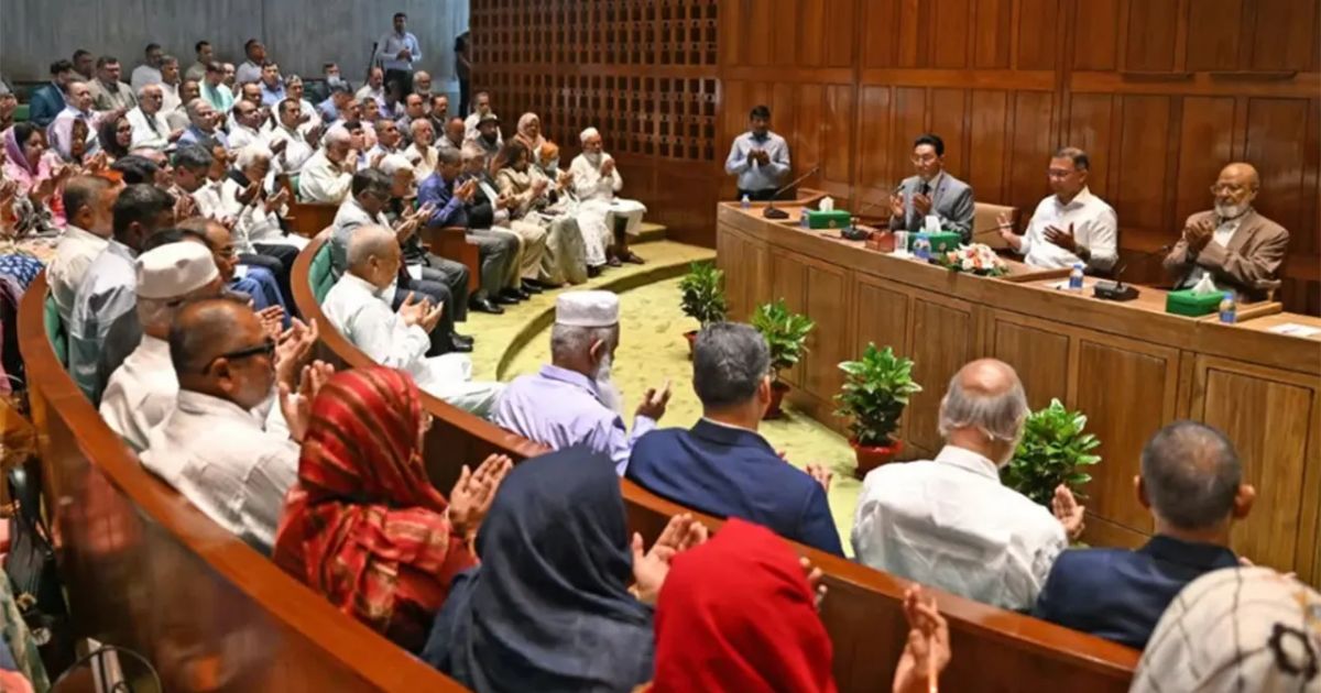 সরকারদলীয় এমপিদের সঙ্গে প্রধানমন্ত্রীর বৈঠক সরকারদলীয় এমপিদের সঙ্গে প্রধানমন্ত্রীর বৈঠক