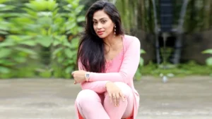আমাকে সবসময় টাকা কামানোর মেশিন হিসেবে ব্যবহার করেছে: পপি
